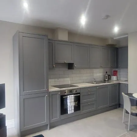 Newly Refurbed Studio - Top Central Location 아파트 *